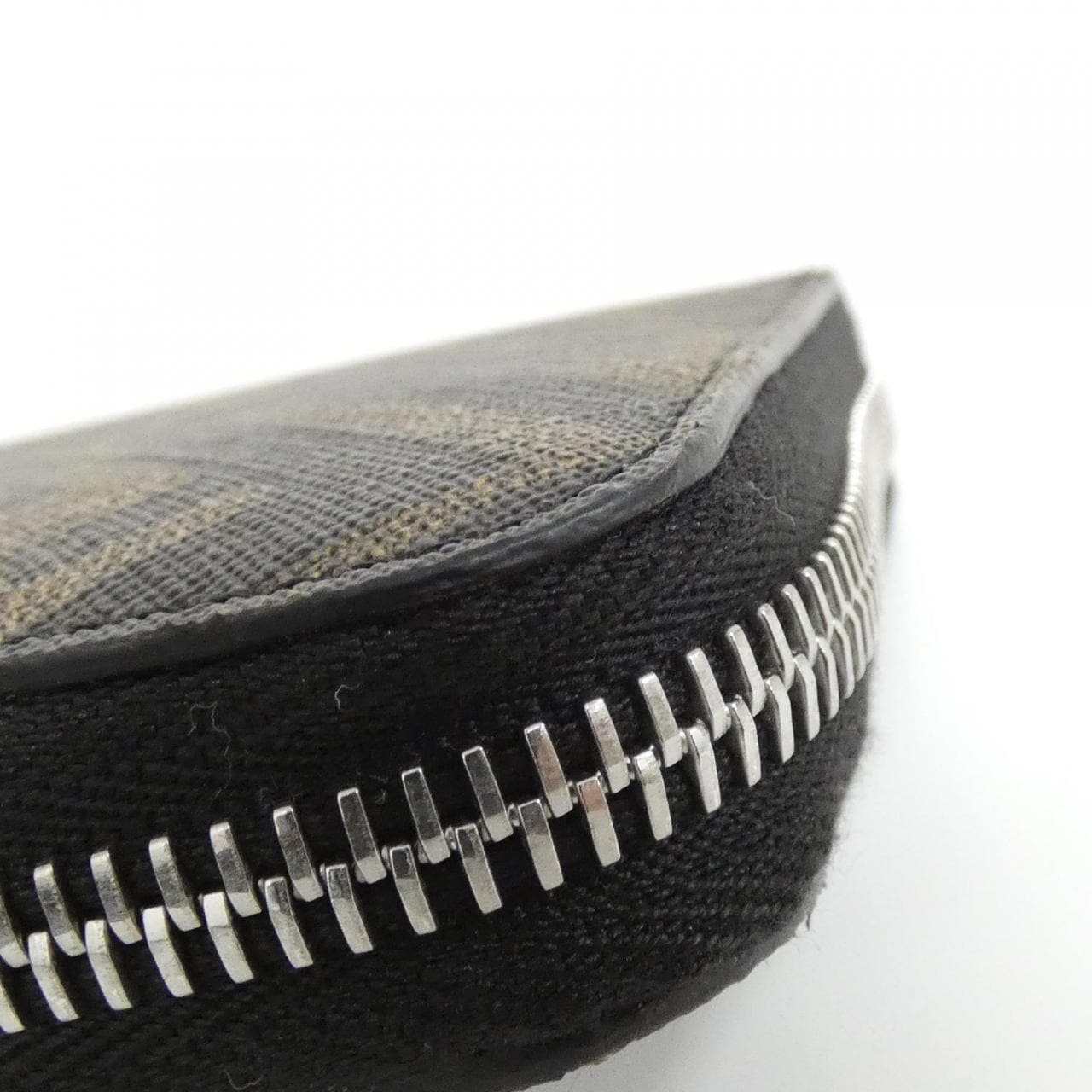 フェンディ 7M0210 A9XS 財布