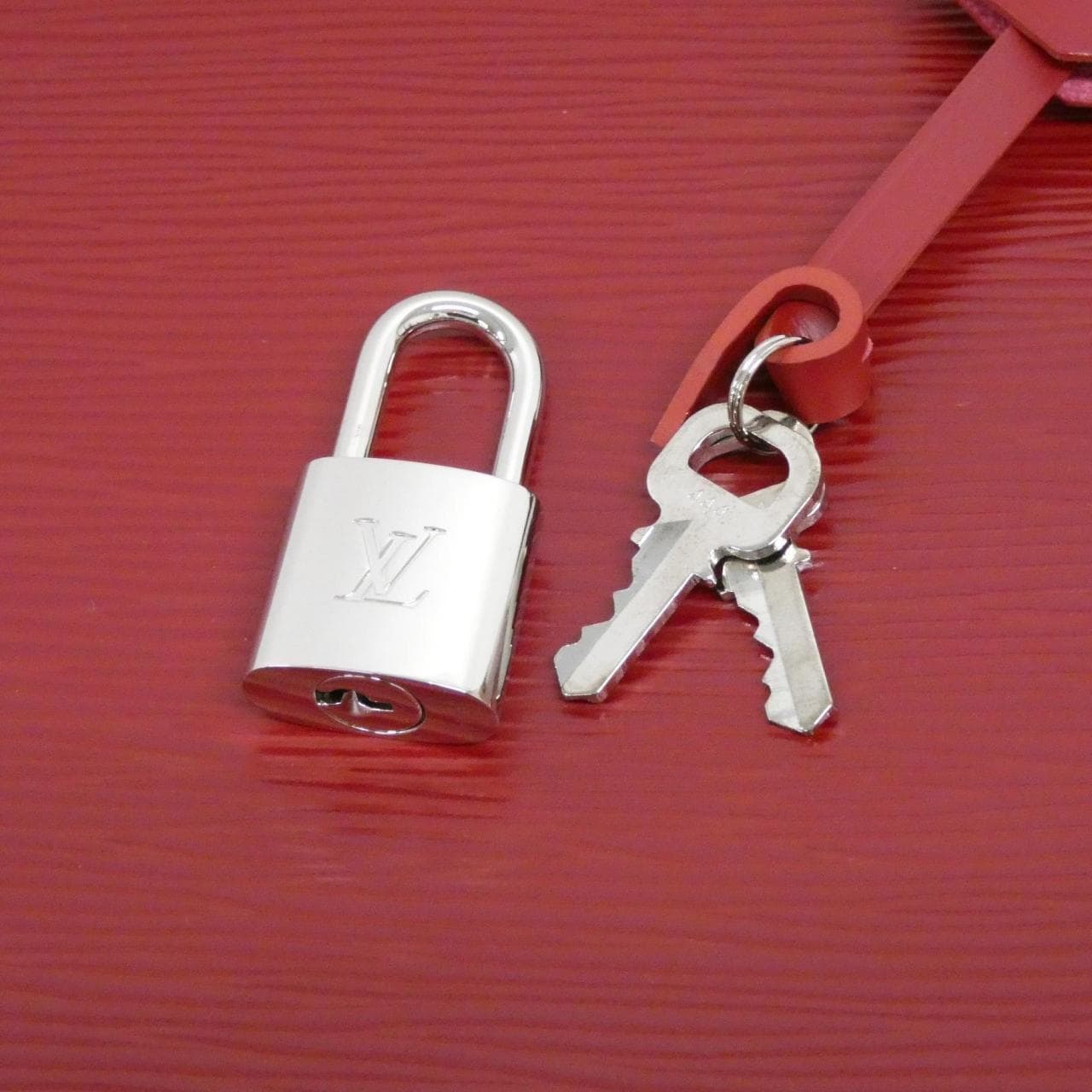 ルイヴィトン エピ アルマ PM M4058E+J60008 バッグ