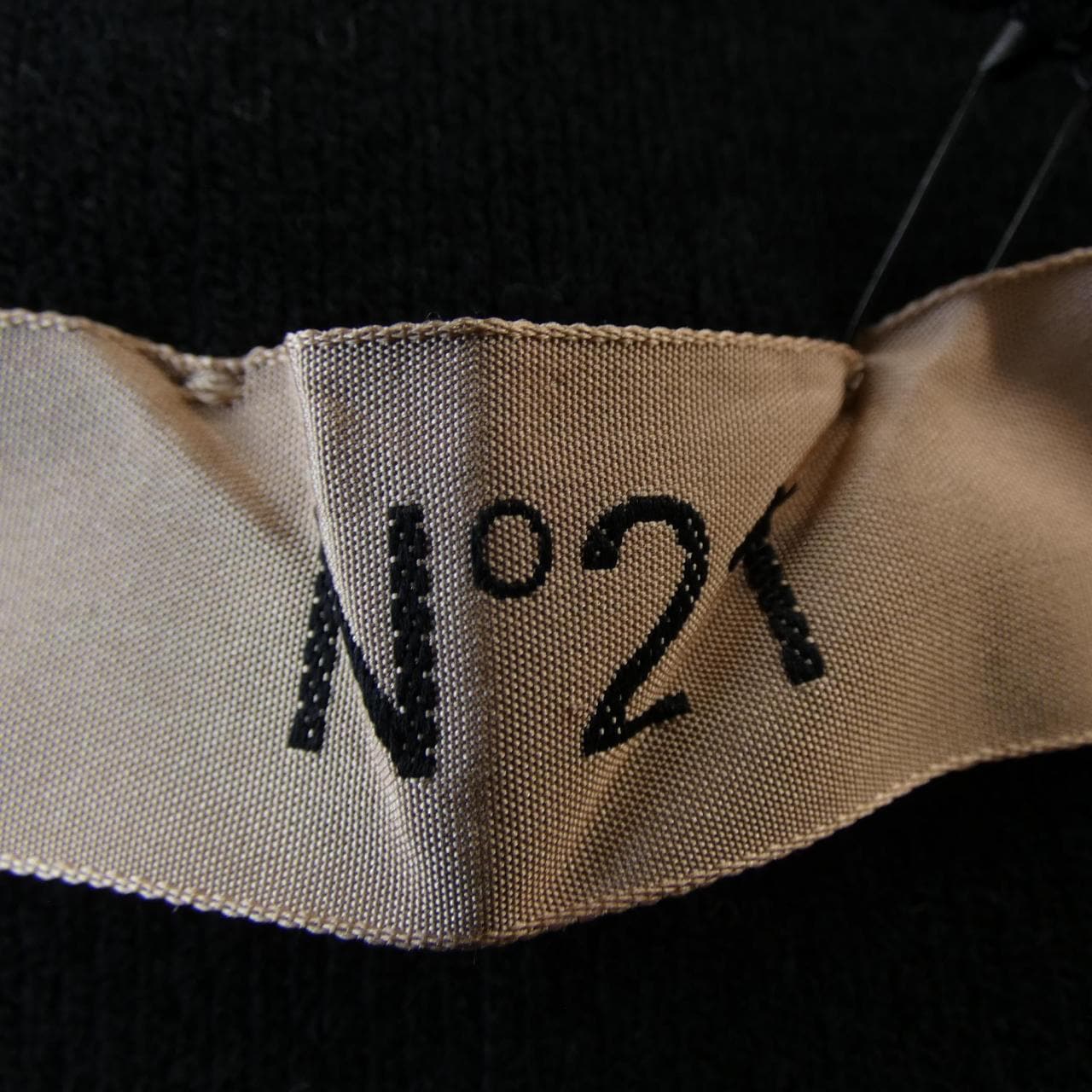 ヌメロヴェントゥーノ N°21 P22IN2M スカート