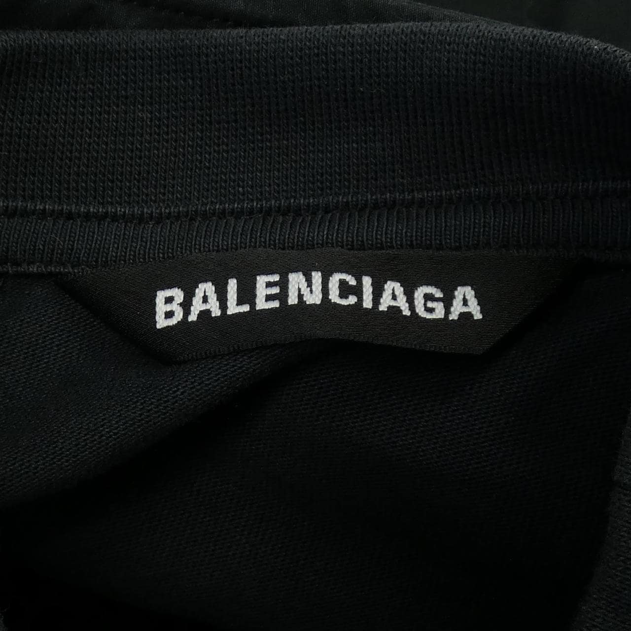 U BALENCIAGA巴伦西亚加上衣