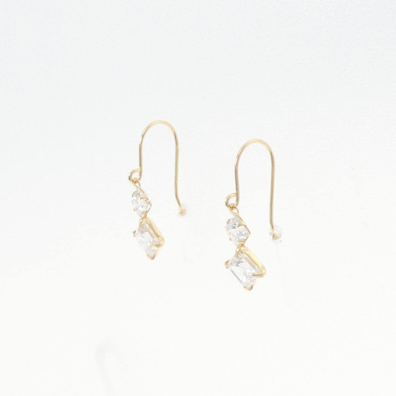 【新品】K18YG キュービック ピアス