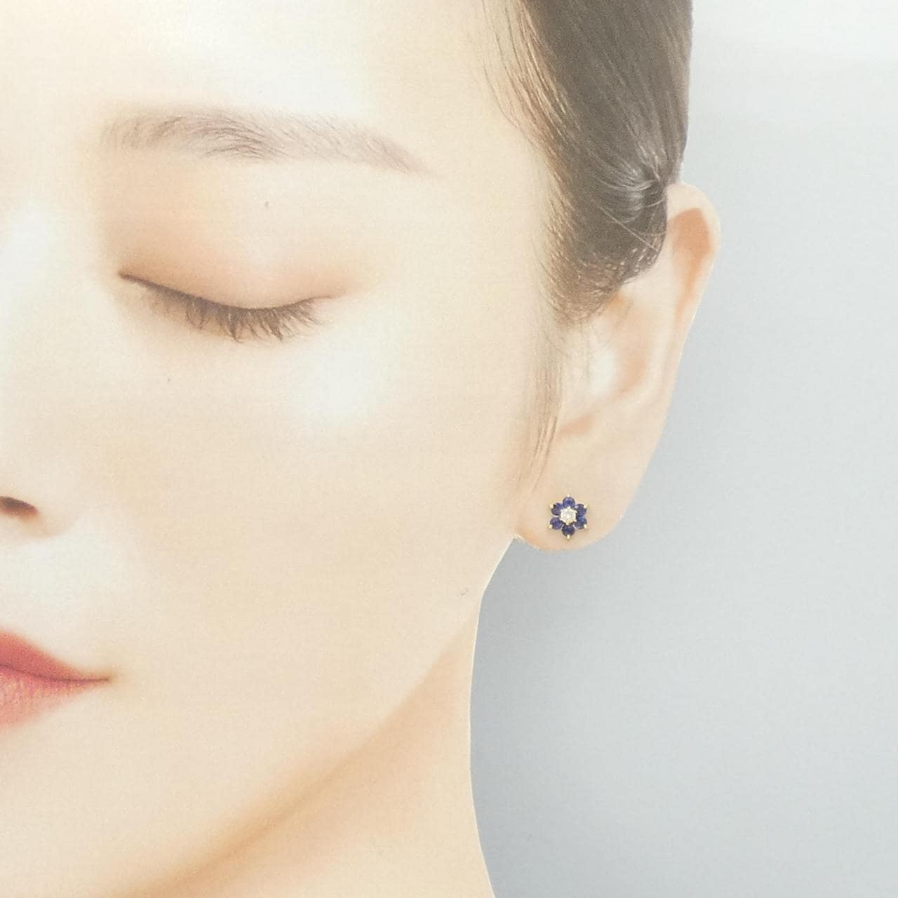 K18YG フラワー サファイヤ ピアス
