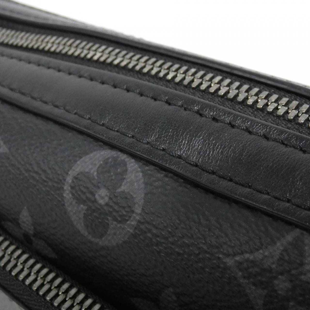 ルイヴィトン モノグラム エクリプス リバース トリオ メッセンジャー M69443 ショルダーバッグ