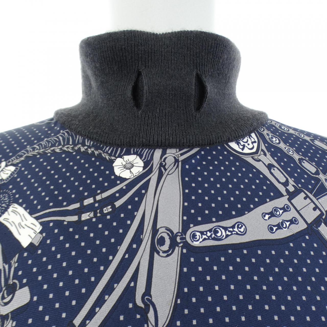 エルメス HERMES HARNAIS DE COUR BANDANA 2H2826DS ツイルレーヌ トップス