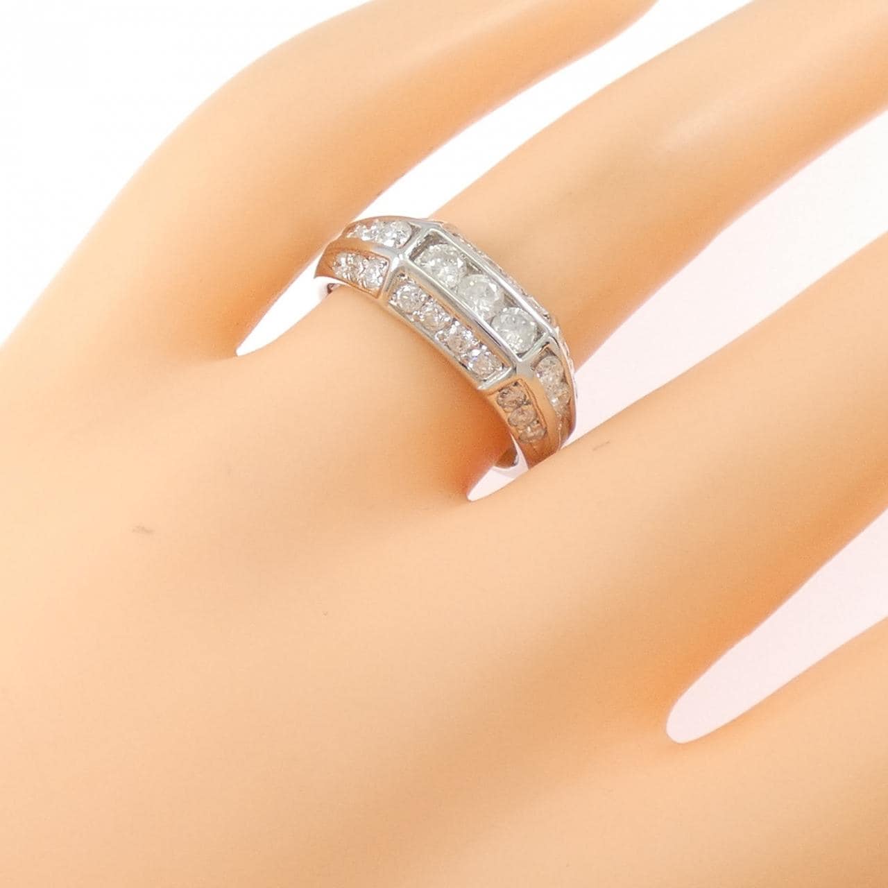 PT900 Diamond Ring 1.00CT