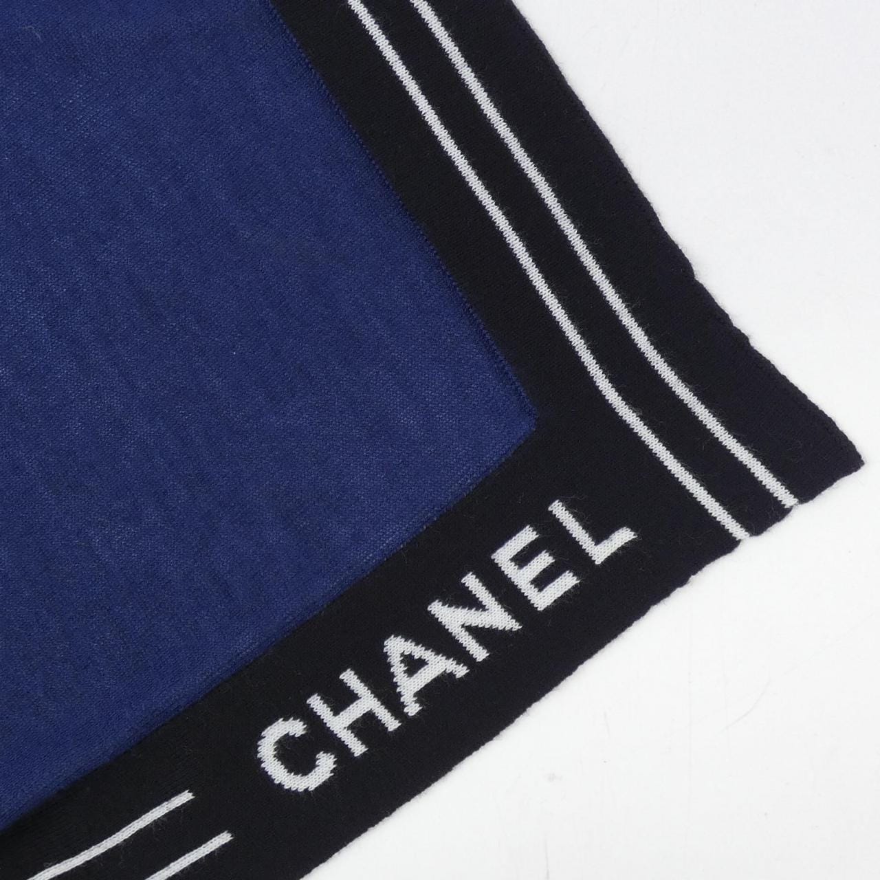 CHANEL STOLE