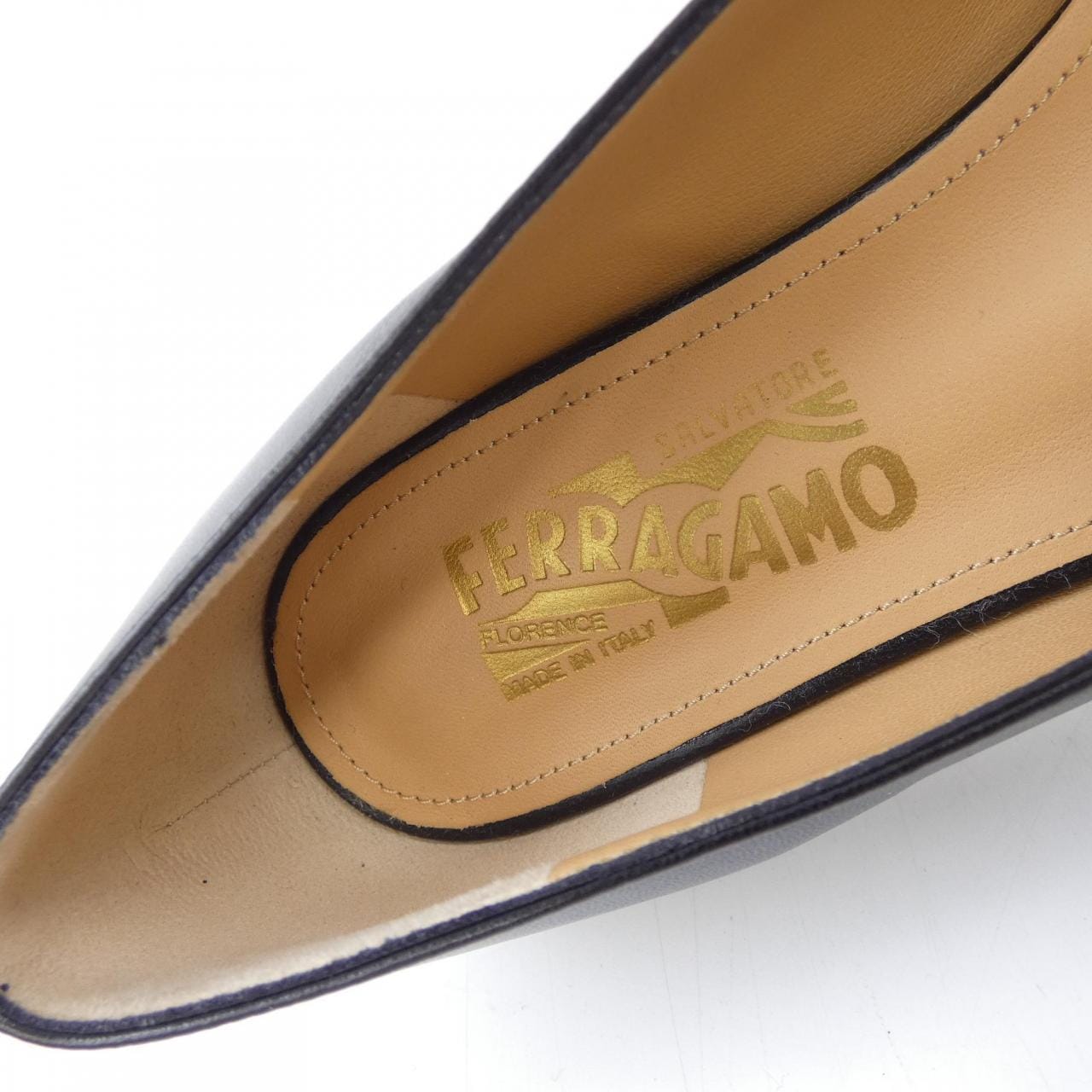 サルヴァトーレフェラガモ SALVATORE FERRAGAMO フラットシューズ