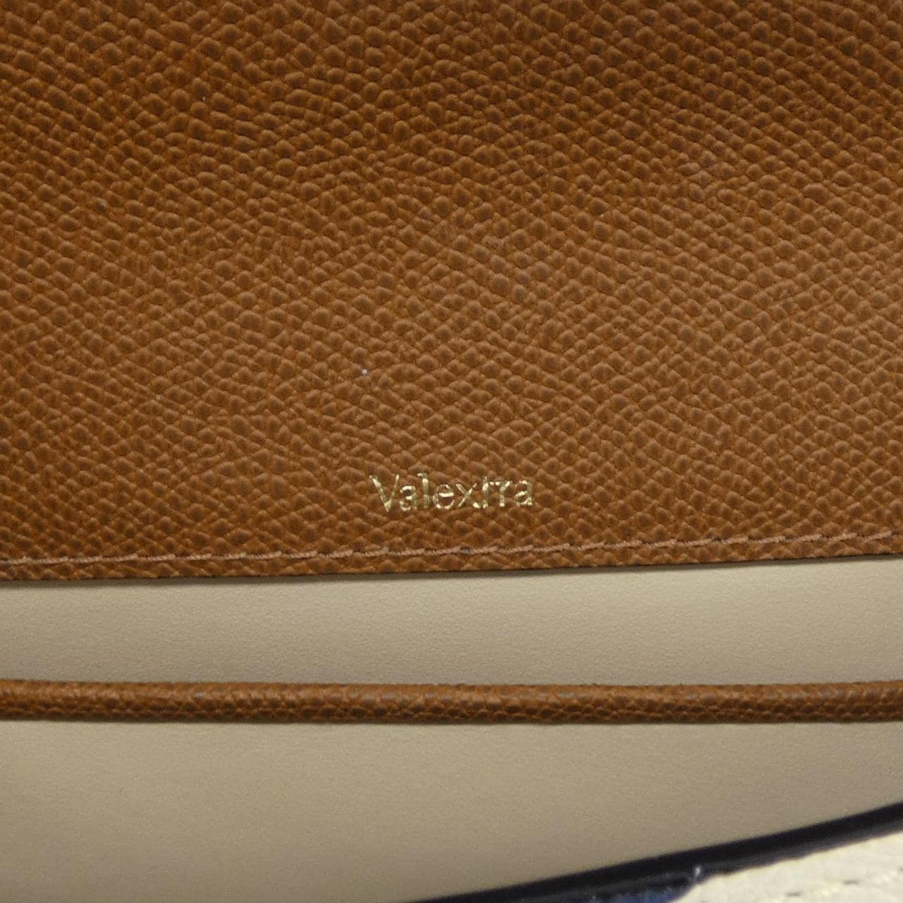 ヴァレクストラ VALEXTRA イジィデ ISIDE INTARSIA V-STRIPES WBES0036304IOC99 BAG