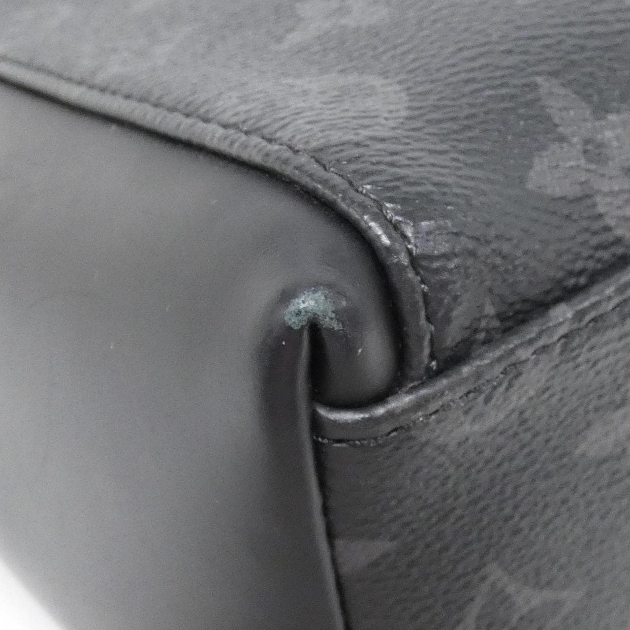 ルイヴィトン モノグラム エクリプス メッセンジャー ヴォワヤージュ PM M40511 ショルダーバッグ