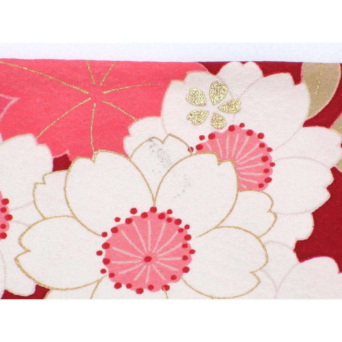 振袖　友禅金彩加工　刺繍入り