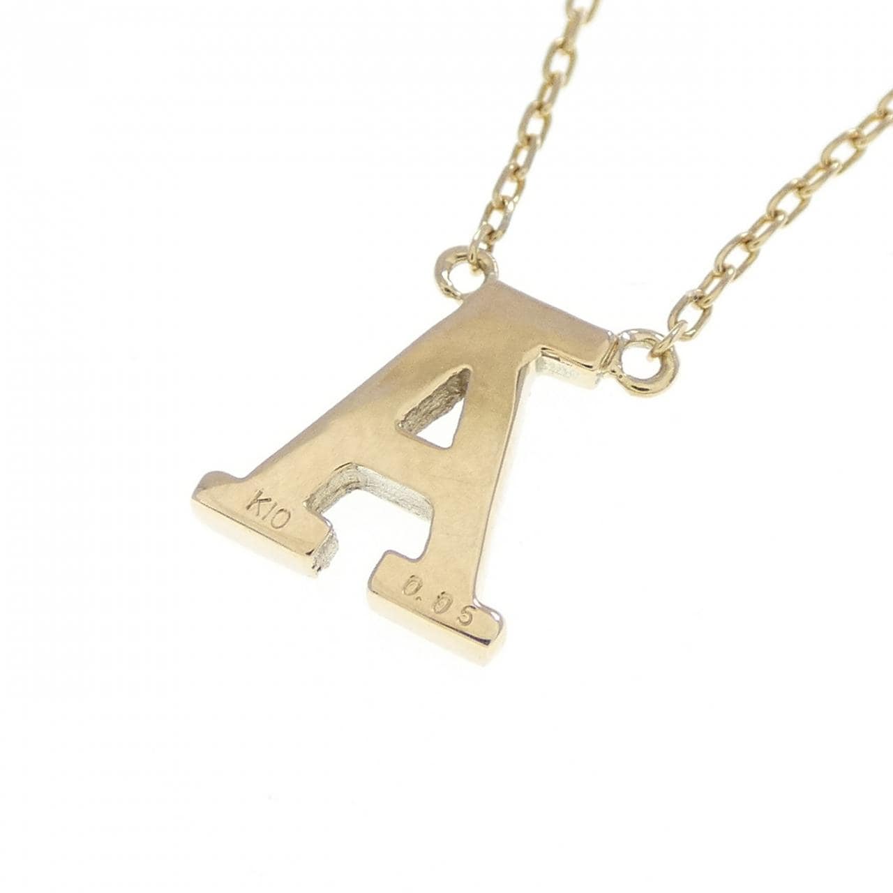 K10YG 字母 A钻石项链 0.05克拉