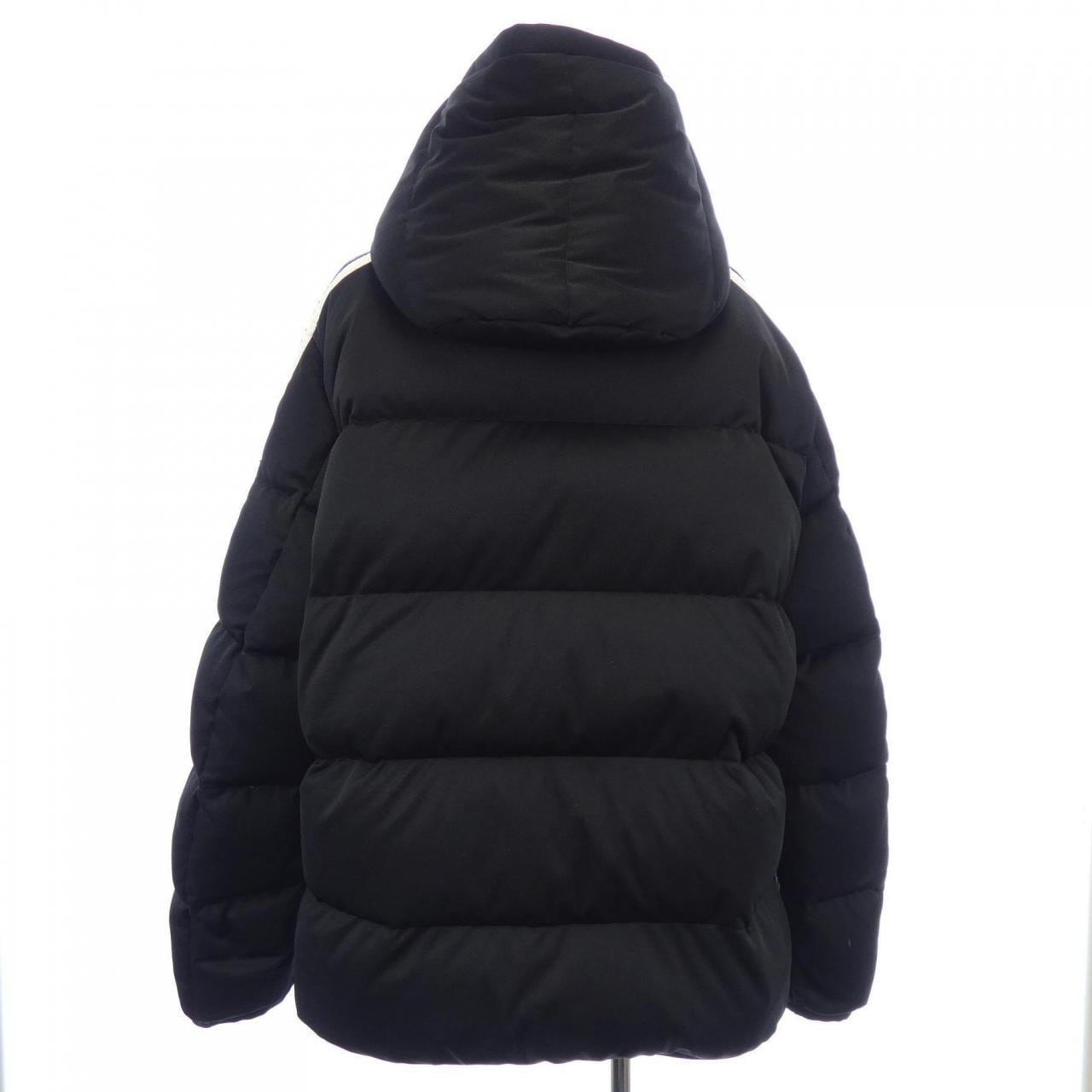 モンクレール MONCLER ダウンジャケット