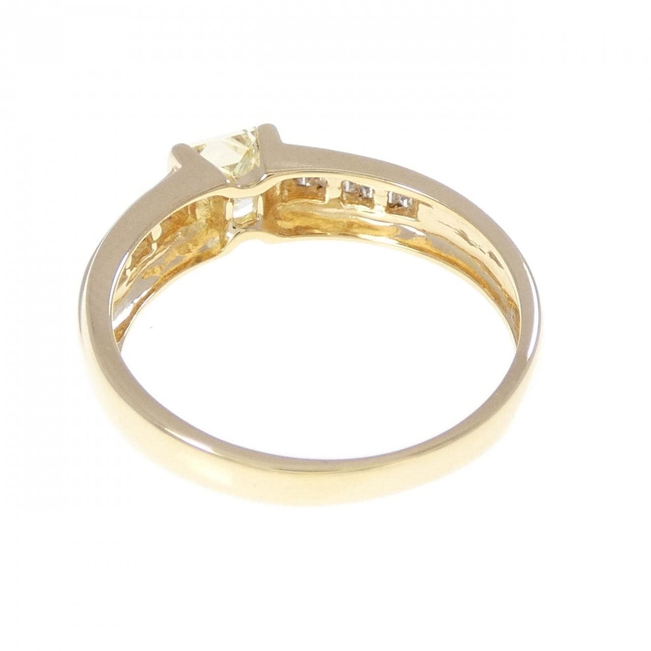 18KYG ダイヤモンド リング 0.58CT