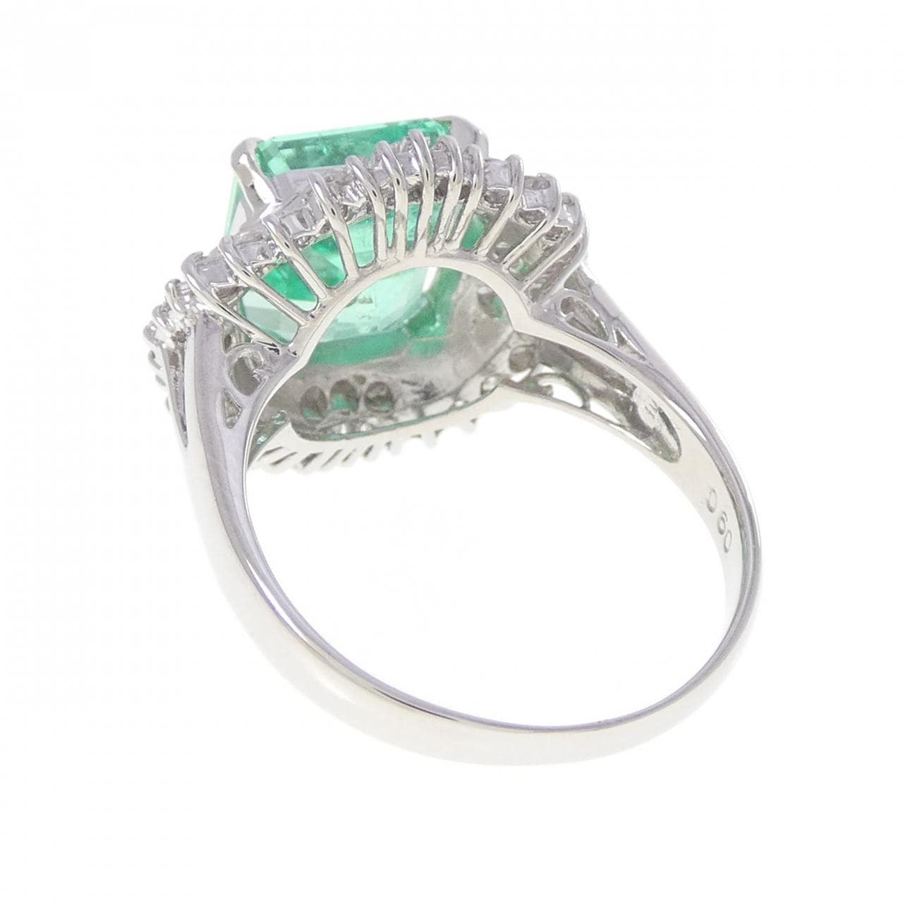 PT900 エメラルド リング 3.32CT