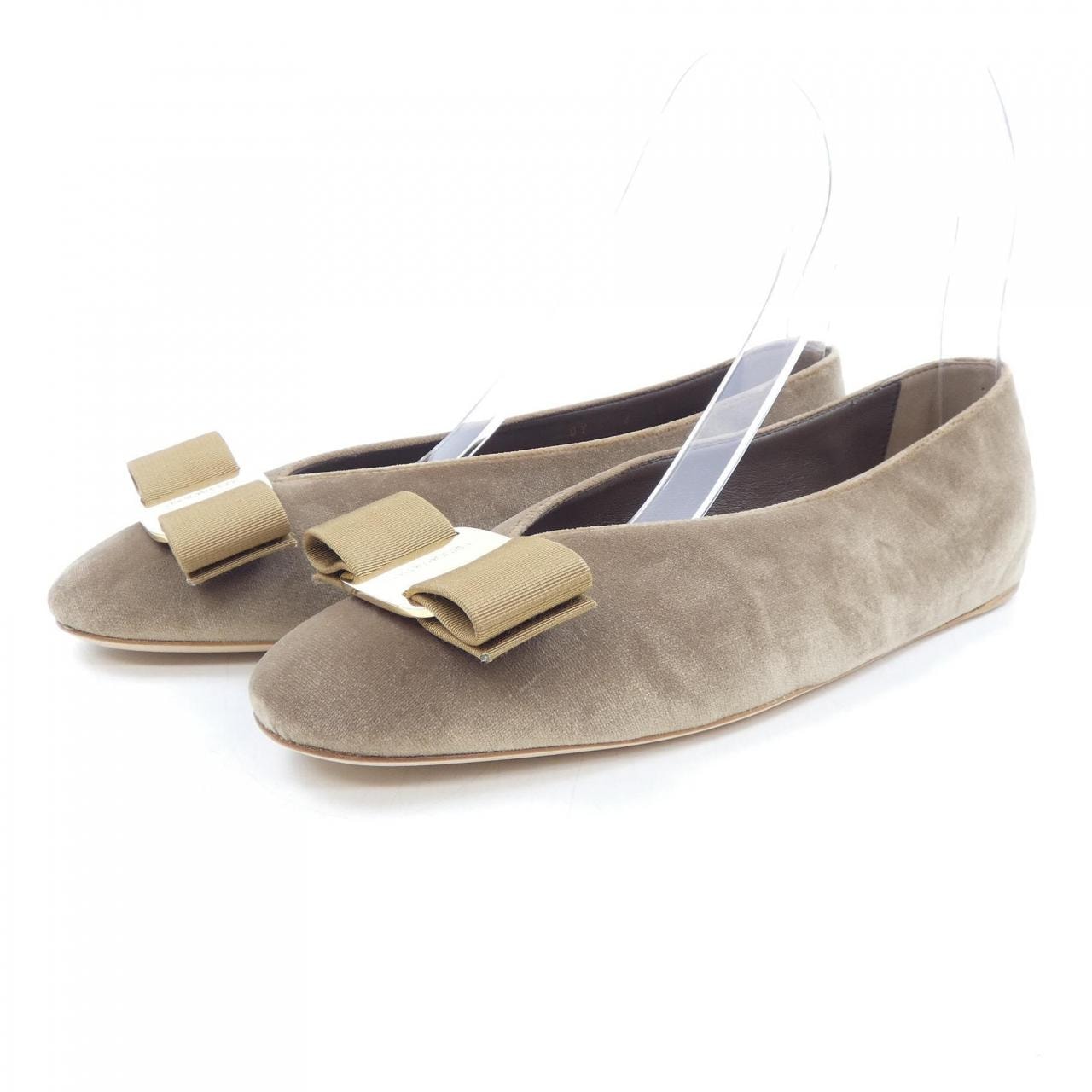 FERRAGAMO平底鞋