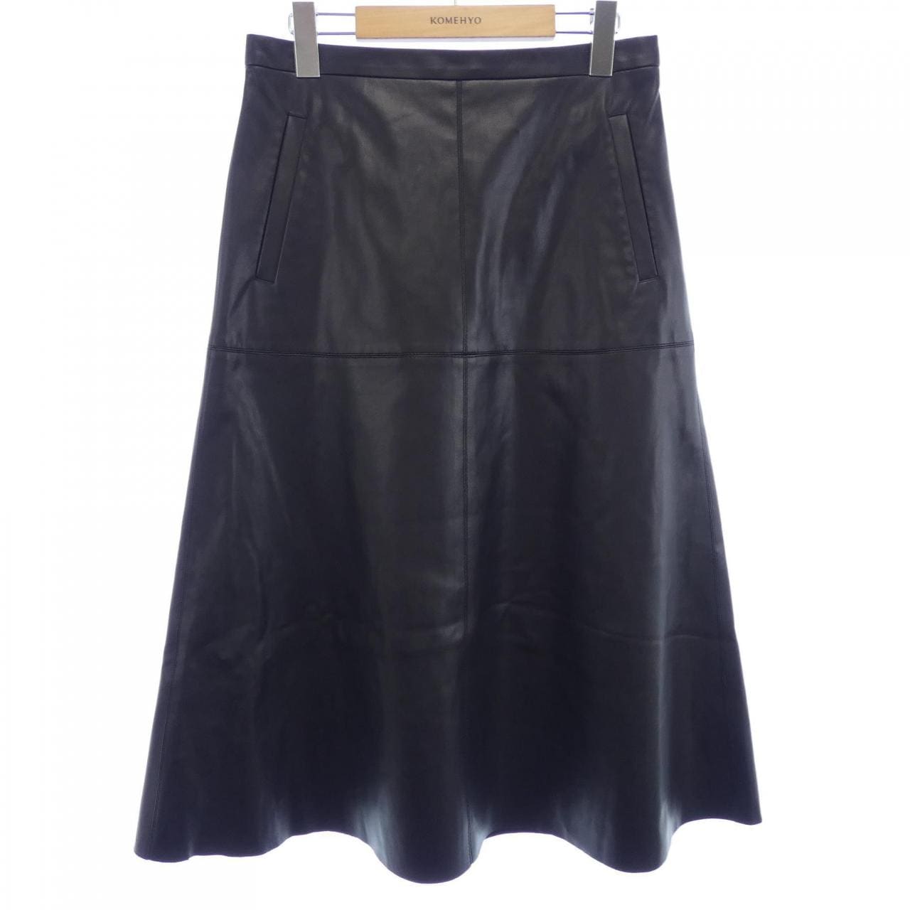 ニジュウサンク 23区 スカート