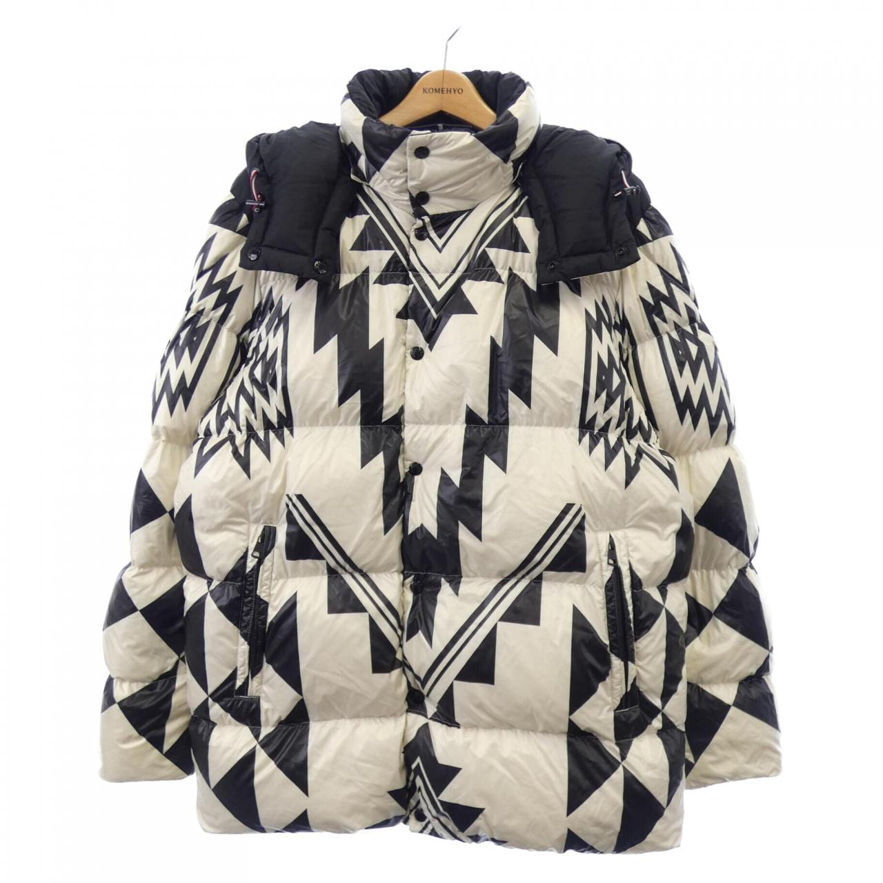 モンクレール MONCLER ダウンジャケット