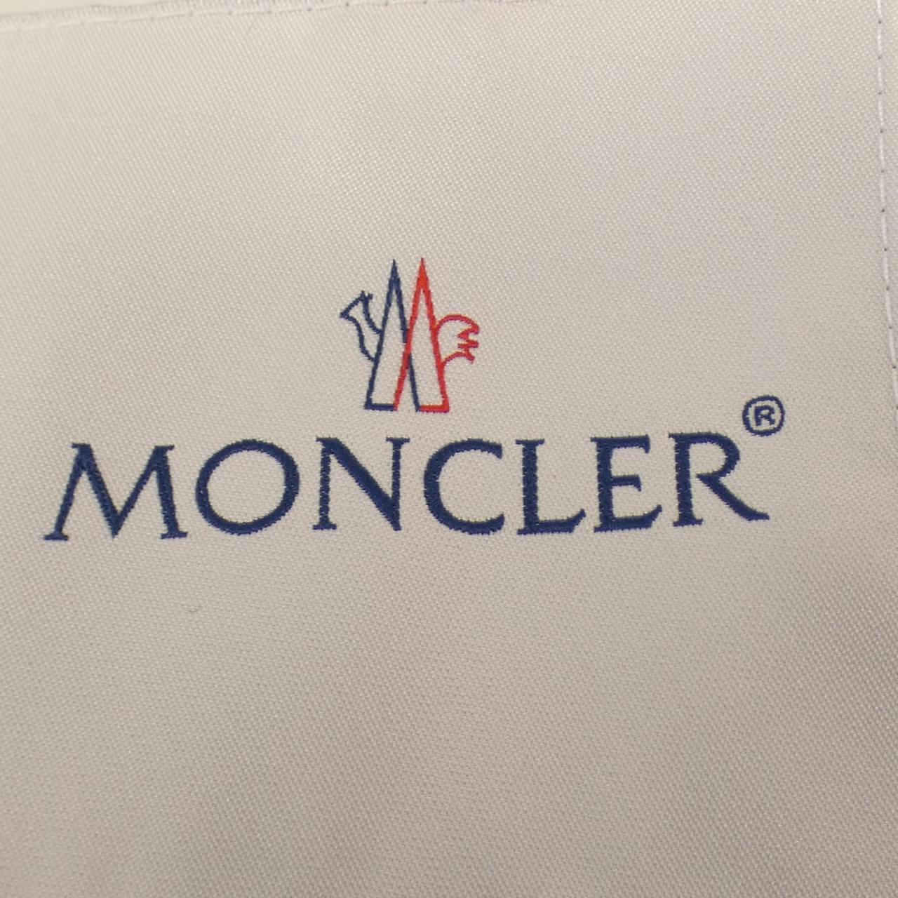 モンクレール MONCLER ダウンジャケット