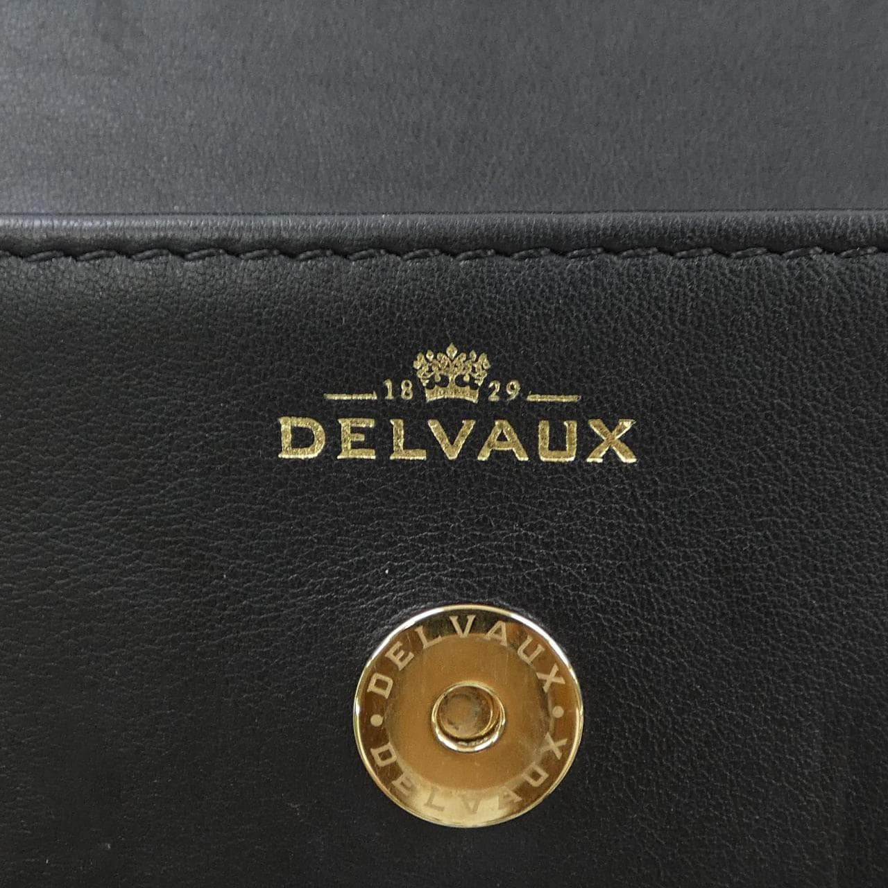 德爾沃DELVAUX