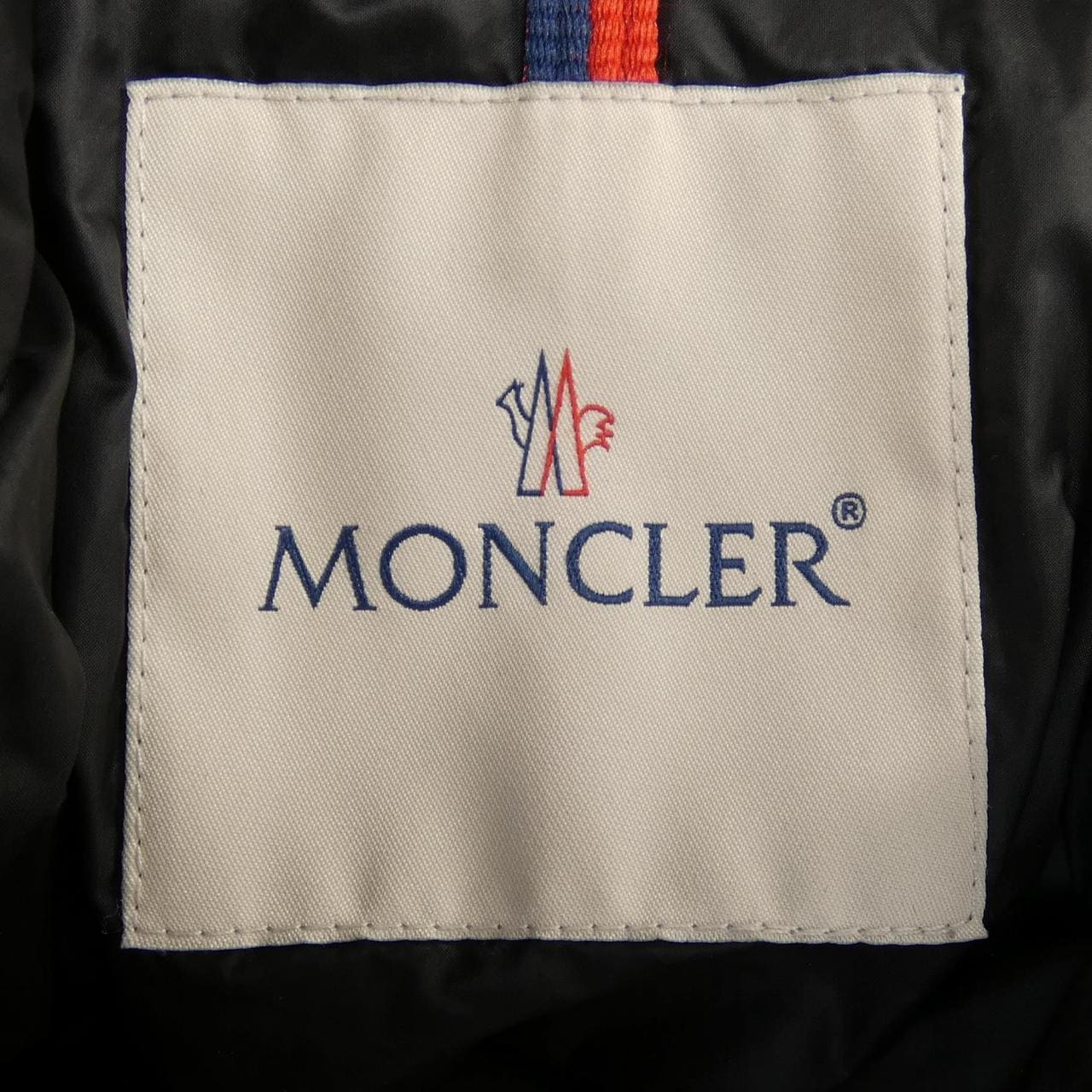 モンクレール MONCLER ダウンジャケット