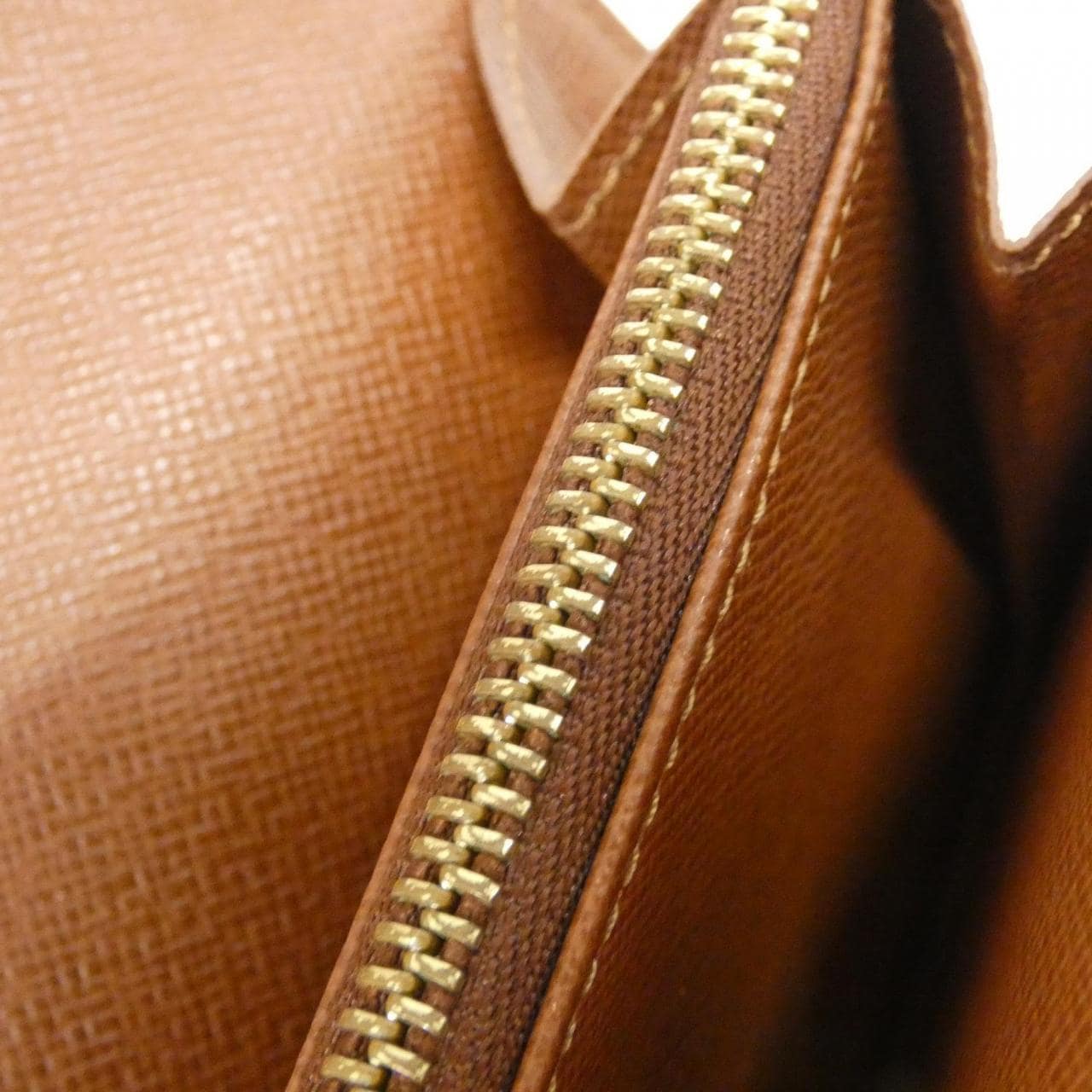 ルイヴィトン モノグラム グラフィティ ポルト モネ クレディ M92188 財布