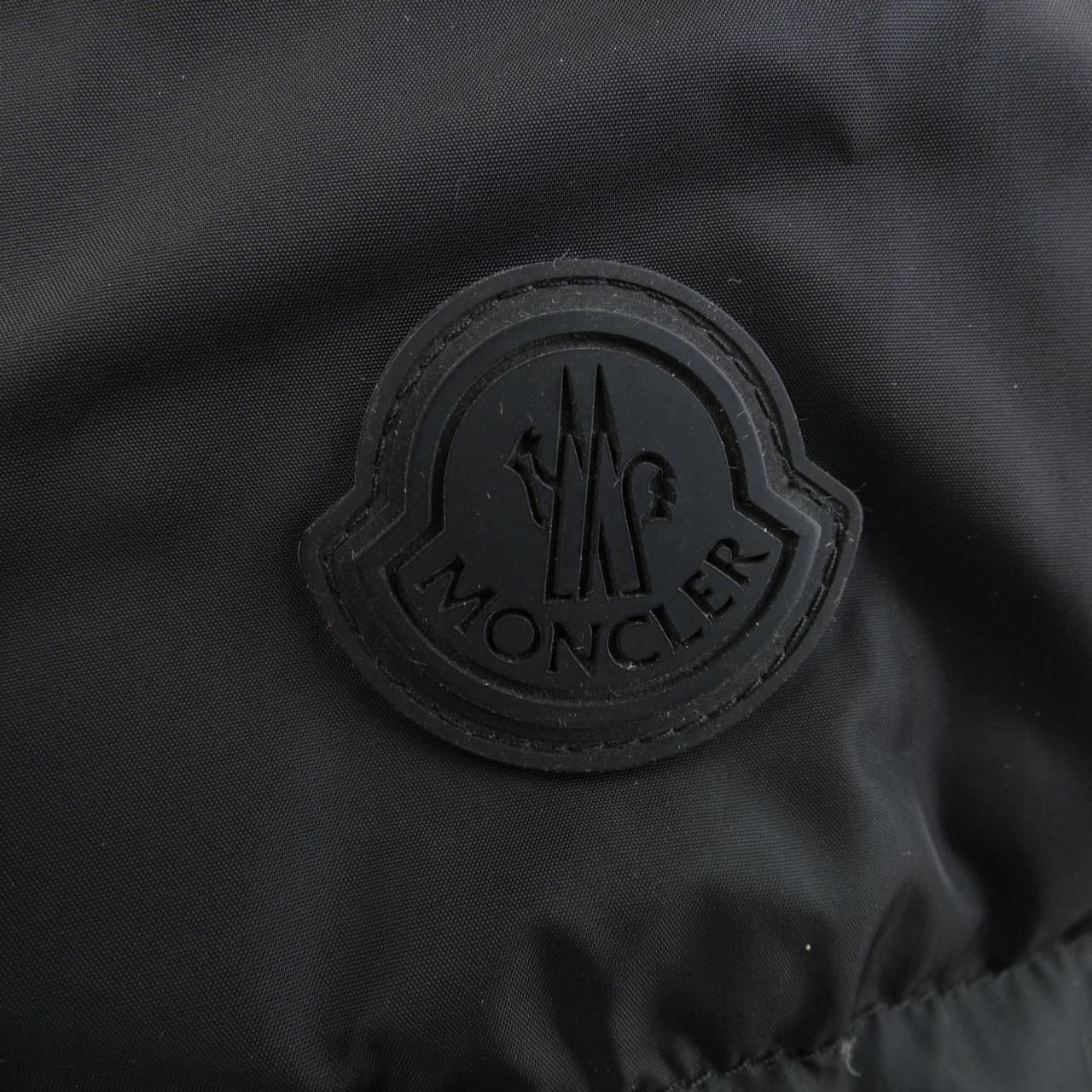 モンクレール MONCLER ダウンジャケット