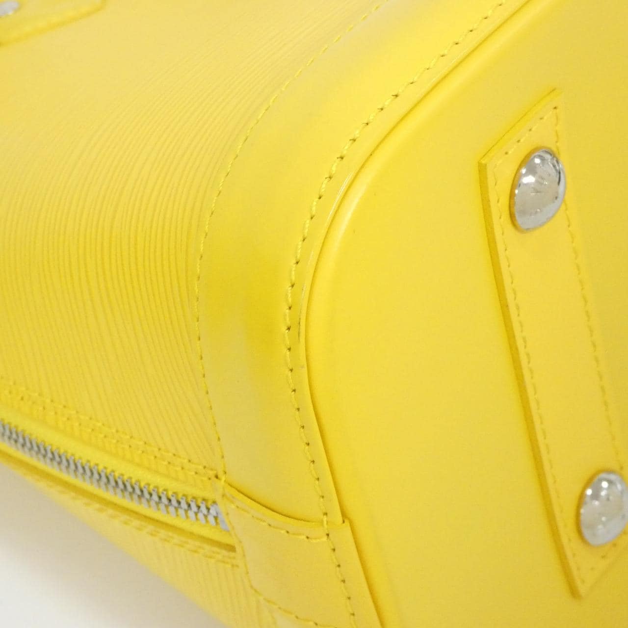 ルイヴィトン エピ アルマ PM M40951 バッグ