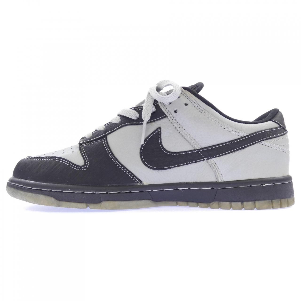 ナイキ NIKE 304714-007 スニーカー