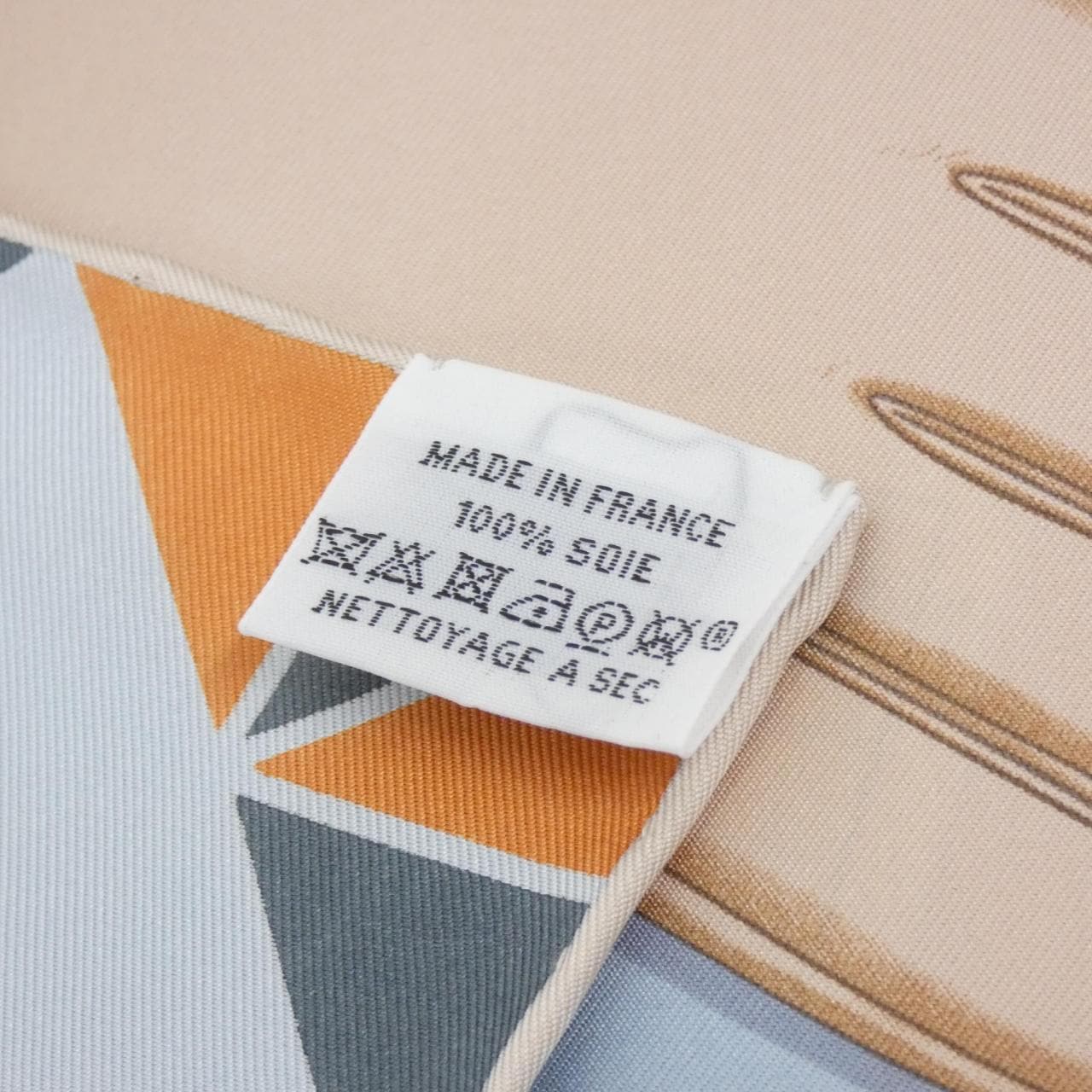 エルメス L'HEURE DES GANTS カレ 004211S スカーフ