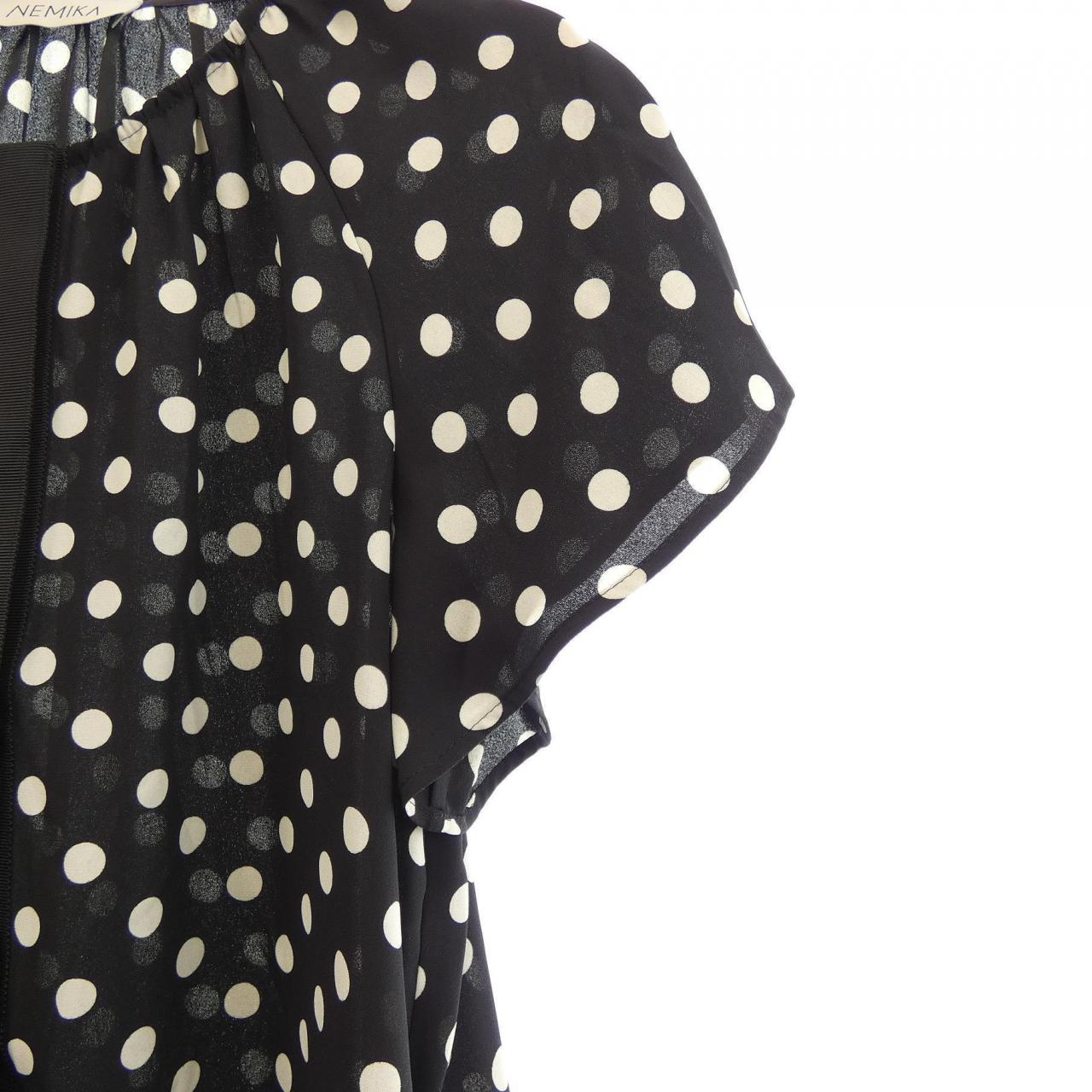 ネミカ NEMIKA トップス