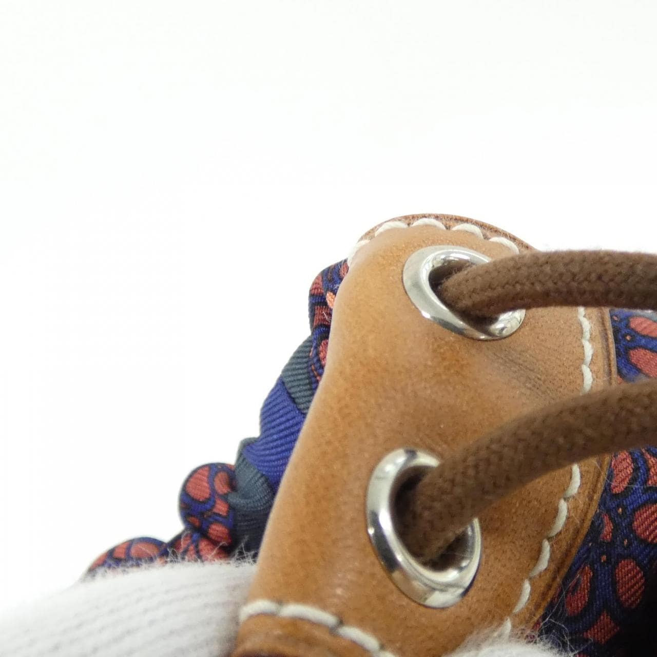 エルメス CARRE EN CRAVATES フールビ 25cm 067592CK ポーチ