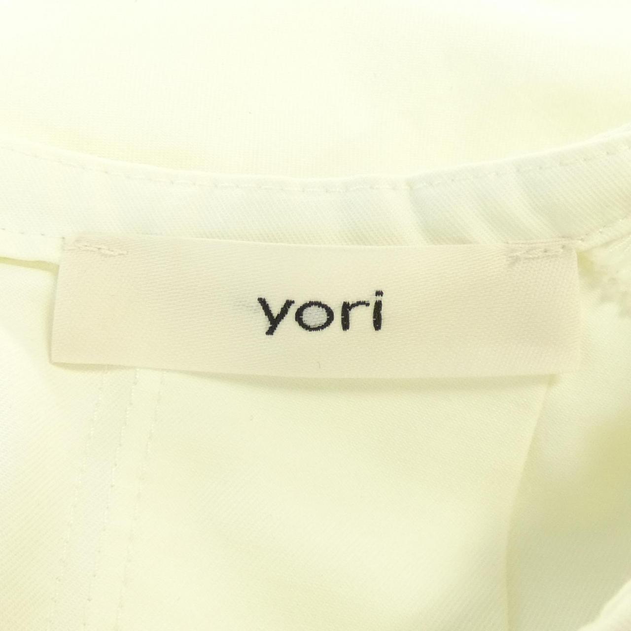 ヨリ yori トップス