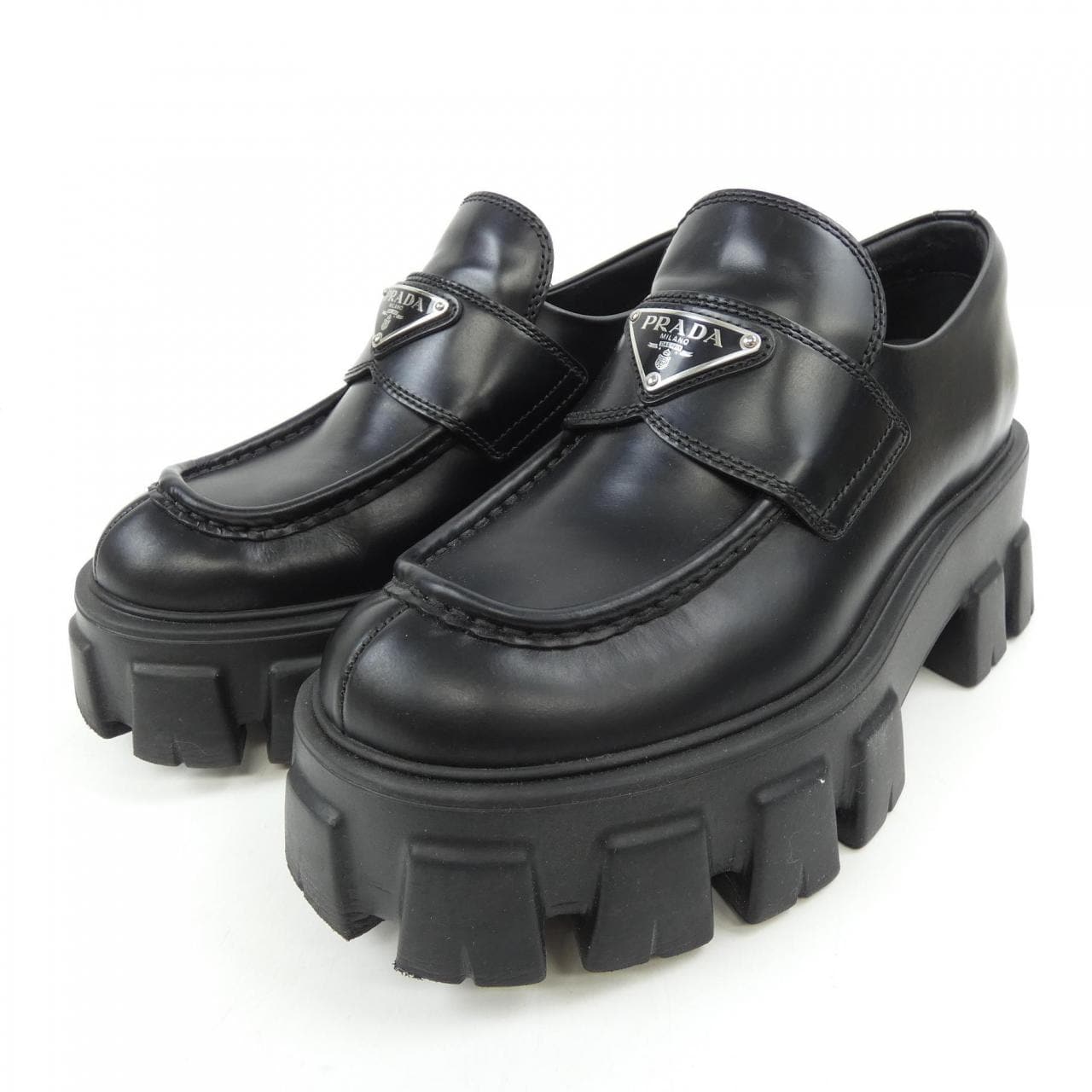プラダ PRADA モノリス ローファー トライアングルロゴ 1D649M シューズ
