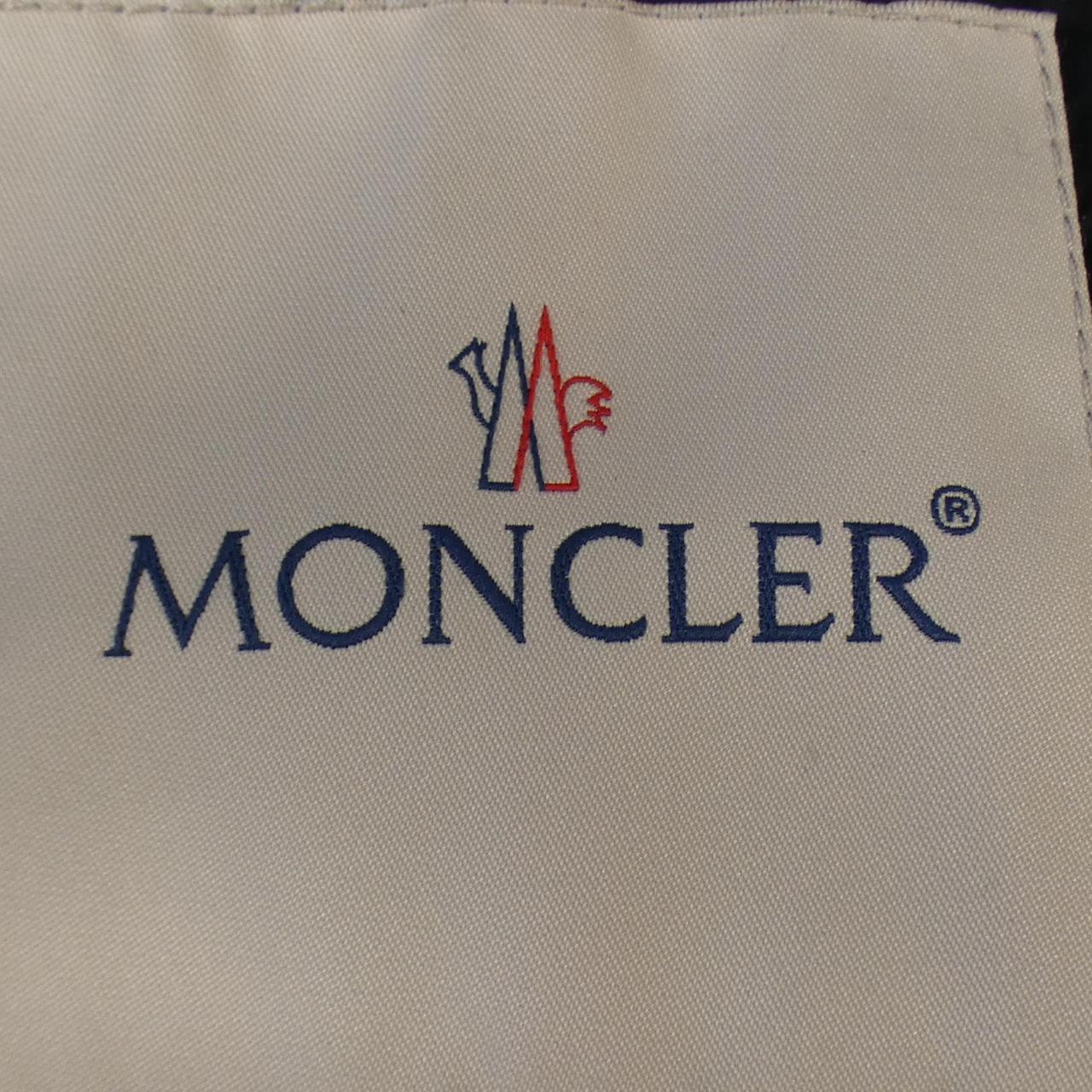 モンクレール MONCLER ダウンジャケット