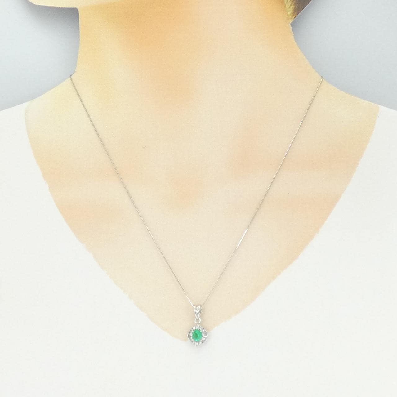 PT900/PT850 エメラルド ネックレス 0.54CT