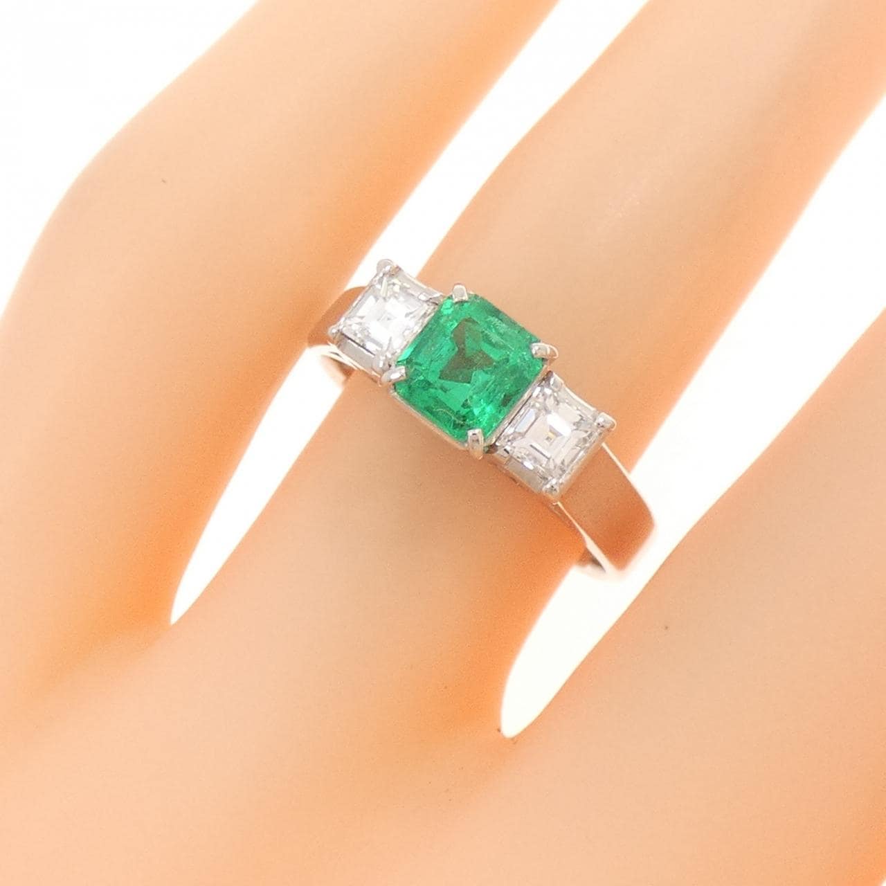 PT900 エメラルド リング 0.71CT