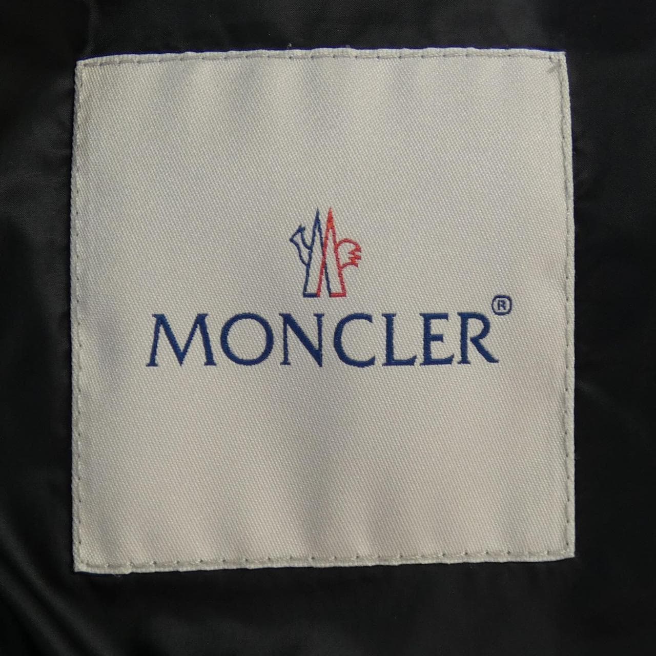 モンクレール MONCLER ダウンジャケット