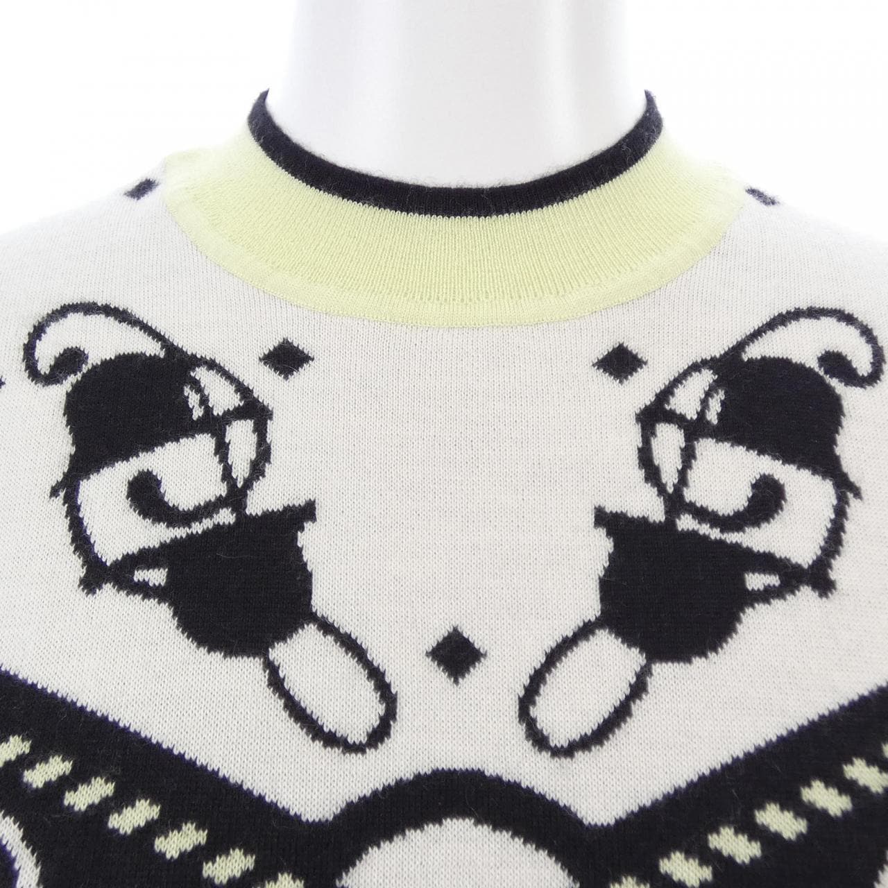 エルメス HERMES HARNAIS DE COUR 2H2622D8 ニット