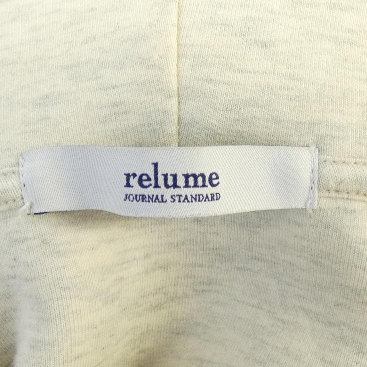 レリューム relume パーカー