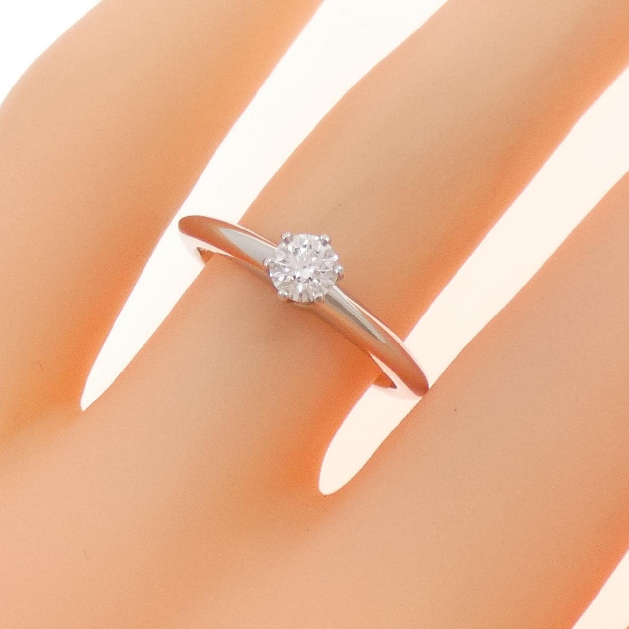 ティファニー クラシックソリティア リング 0.25CT F VS1 EXT