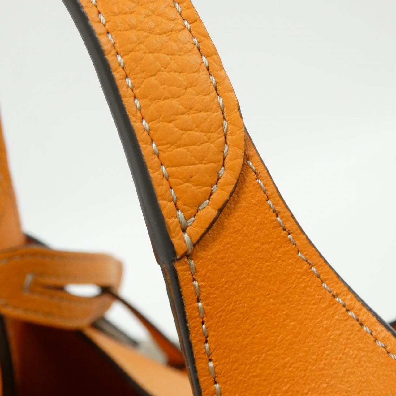 トッズ XBWAPAE90L2QRIG601 バッグ