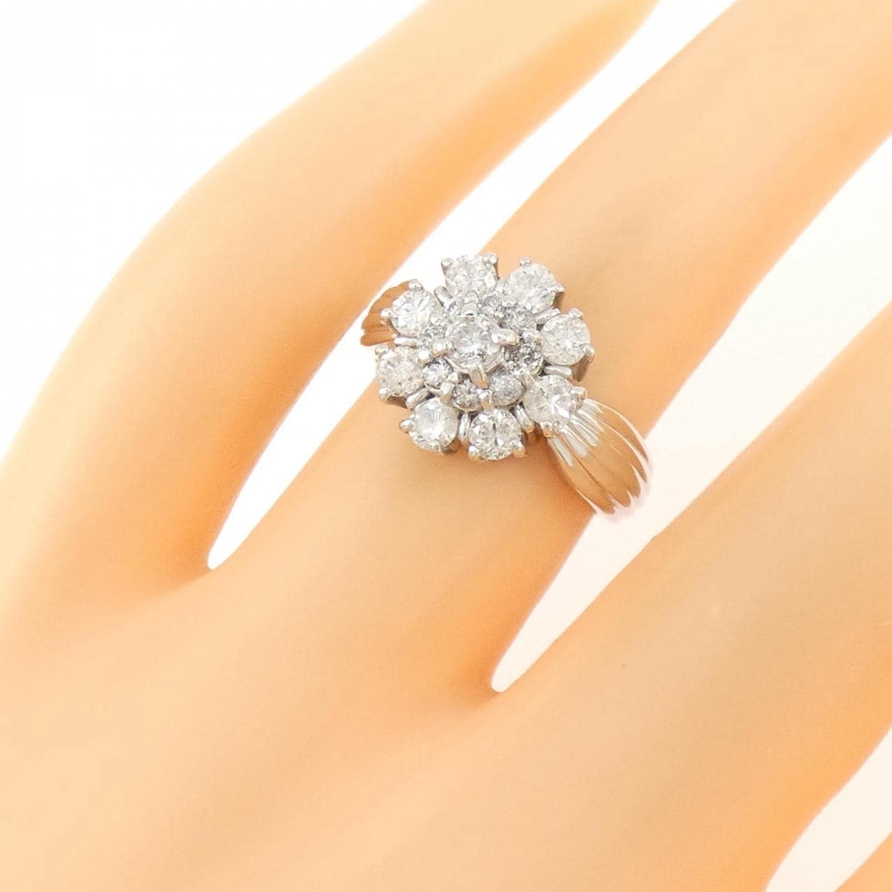 PT900 フラワー ダイヤモンド リング 1.02CT