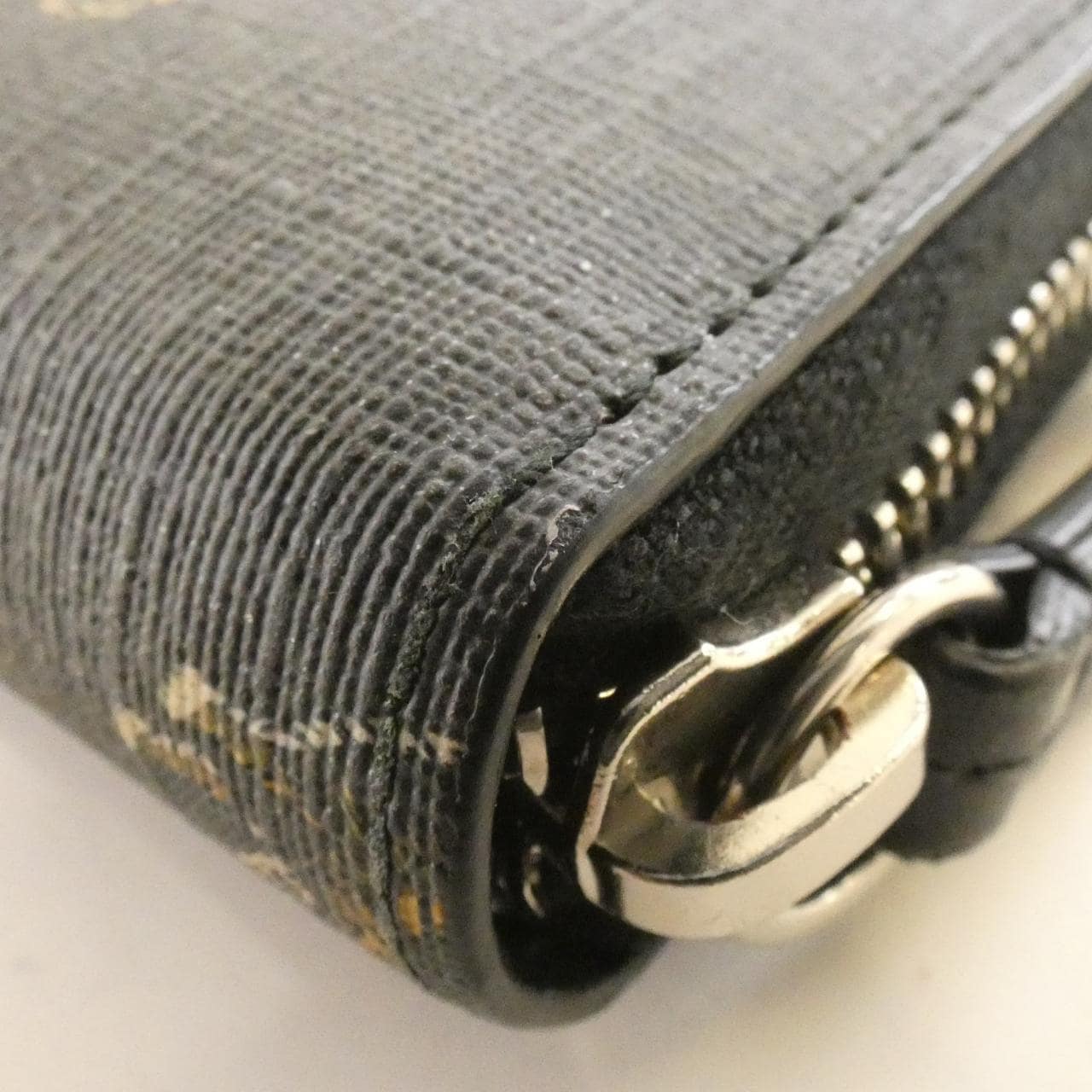 グッチ 575135 G2BAN 財布