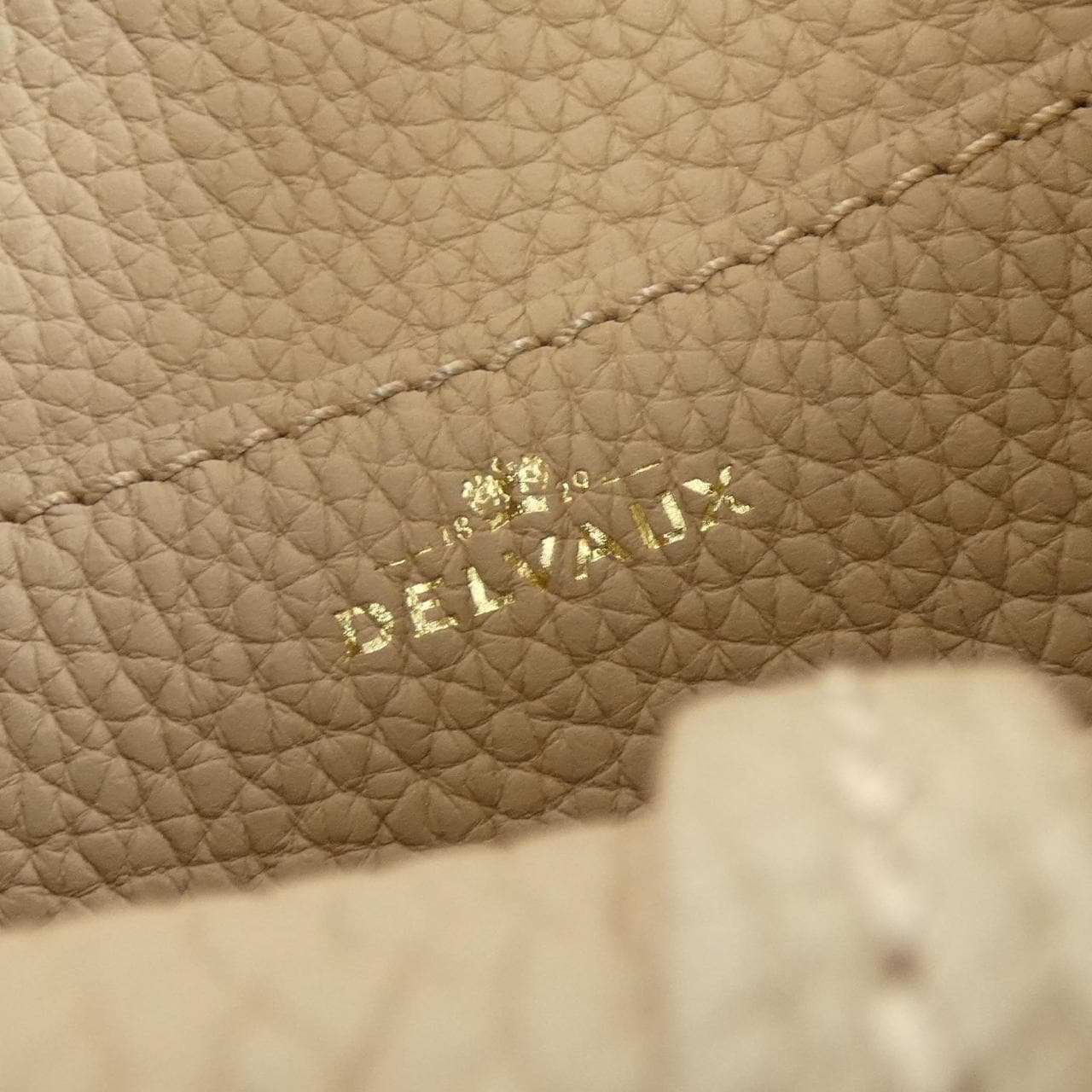 デルボー DELVAUX PIN BUCKET BAG