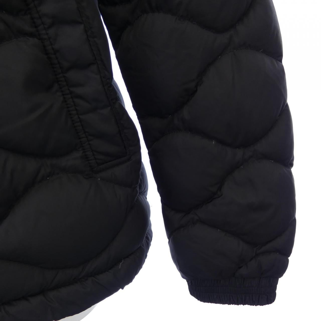 モンクレール MONCLER ダウンジャケット