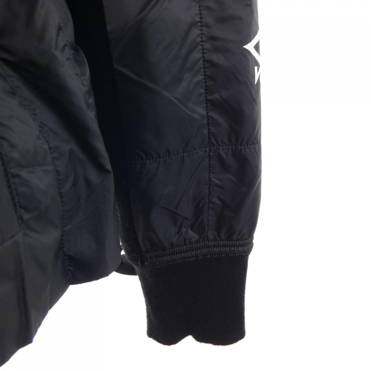 ルイヴィトン LOUIS VUITTON ナイロンインサートプルオーバー FQKL06CWP トップス
