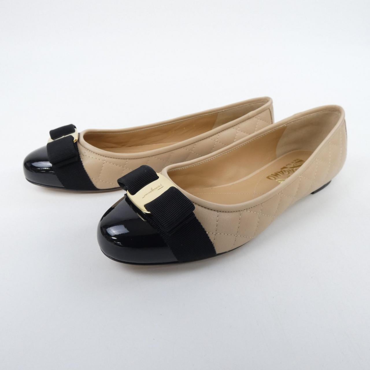 サルヴァトーレフェラガモ SALVATORE FERRAGAMO パンプス