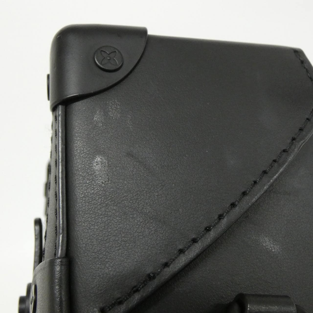 ルイヴィトン トリヨン モノグラム ヴェルティカル トランク ウエアラブル ウォレット M82070 ショルダーバッグ