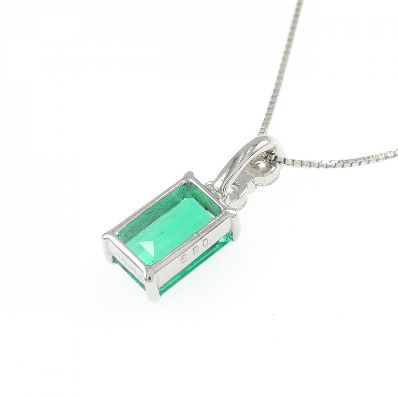 PT900/PT850 エメラルド ネックレス 0.89CT