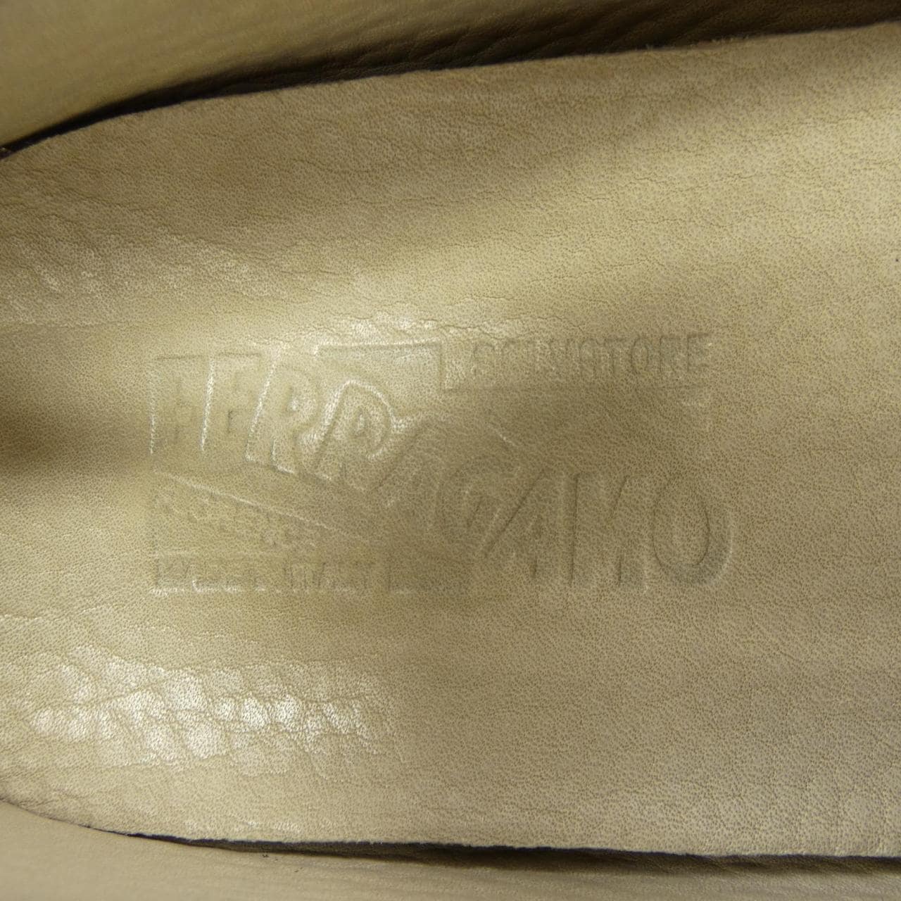 サルヴァトーレフェラガモ SALVATORE FERRAGAMO 0607203 シューズ